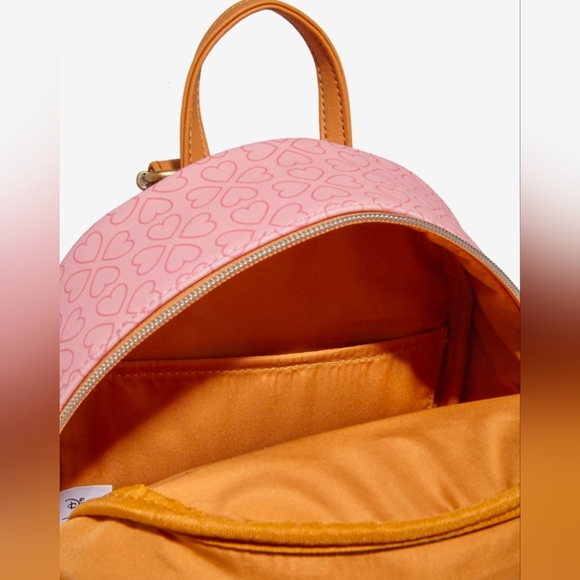 Disney Loungefly Winnie The Pooh & Friends Valentine's Day 2026 Mini Backpack - Picture 4 of 11